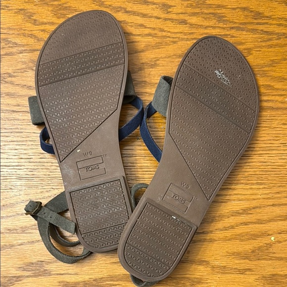 Stylish Brown and Blue Sandals - Picture 4 of 4